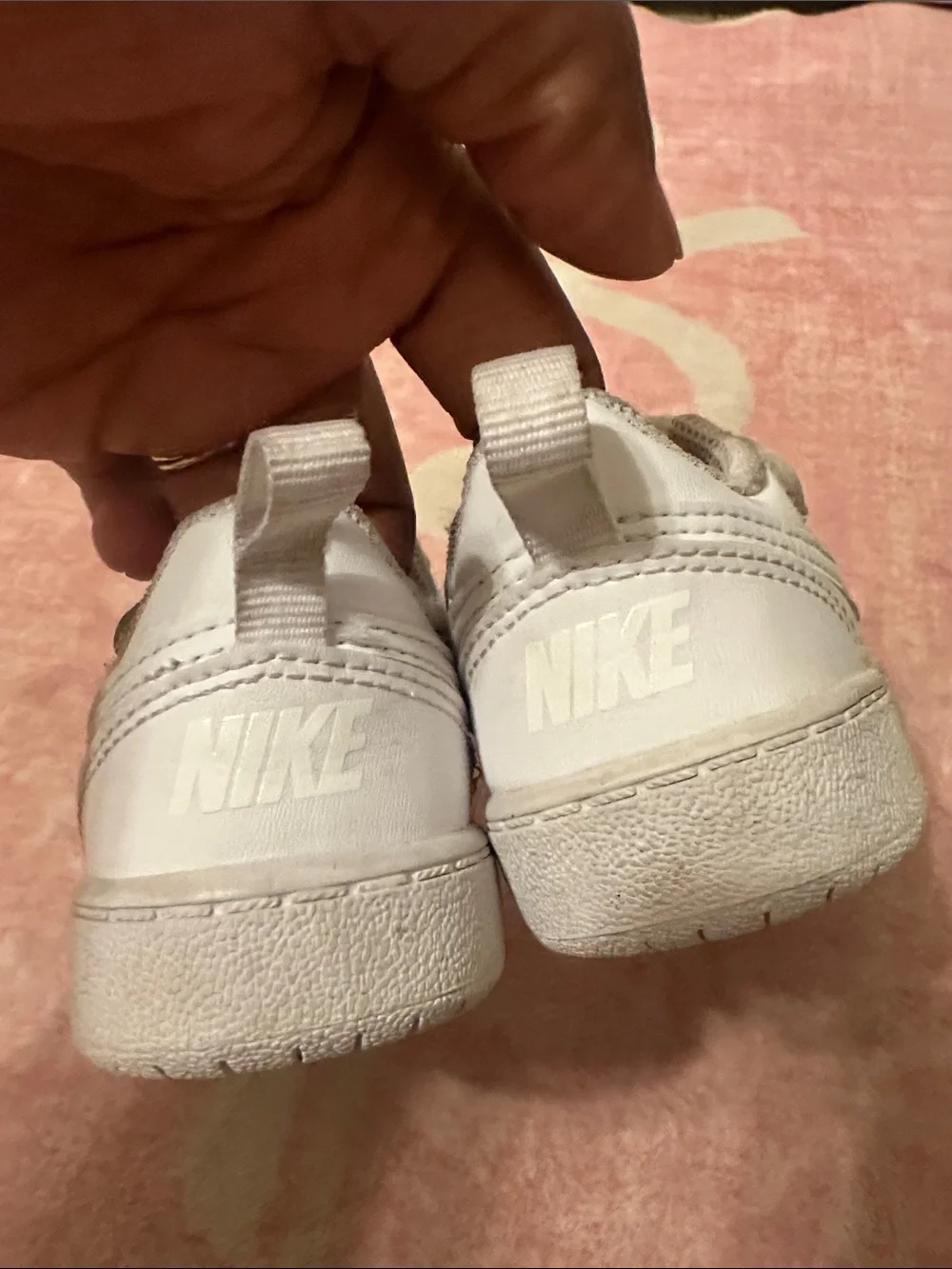 Nike Kids White Low-Top Sneakers with Hook-and-Loop Strap